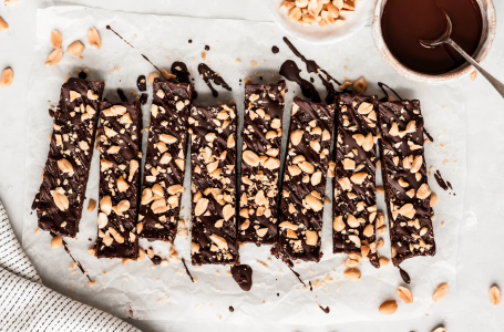 طرز تهیه پروتئین بار با خرما🍫مقوی‌ترین پروتئین بار خانگی رژیمی